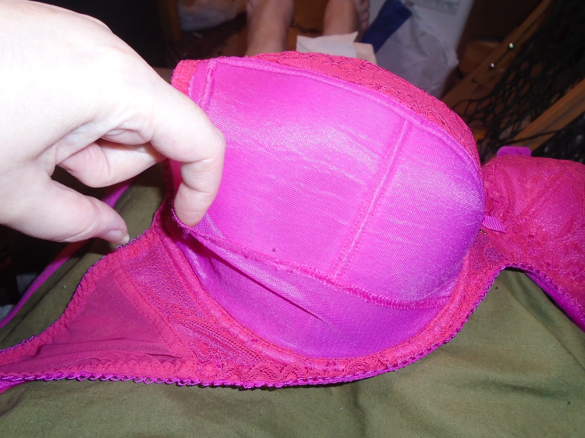 The flap runs from a short distance up to the side of the cup to the underwire near the centre of the bra.